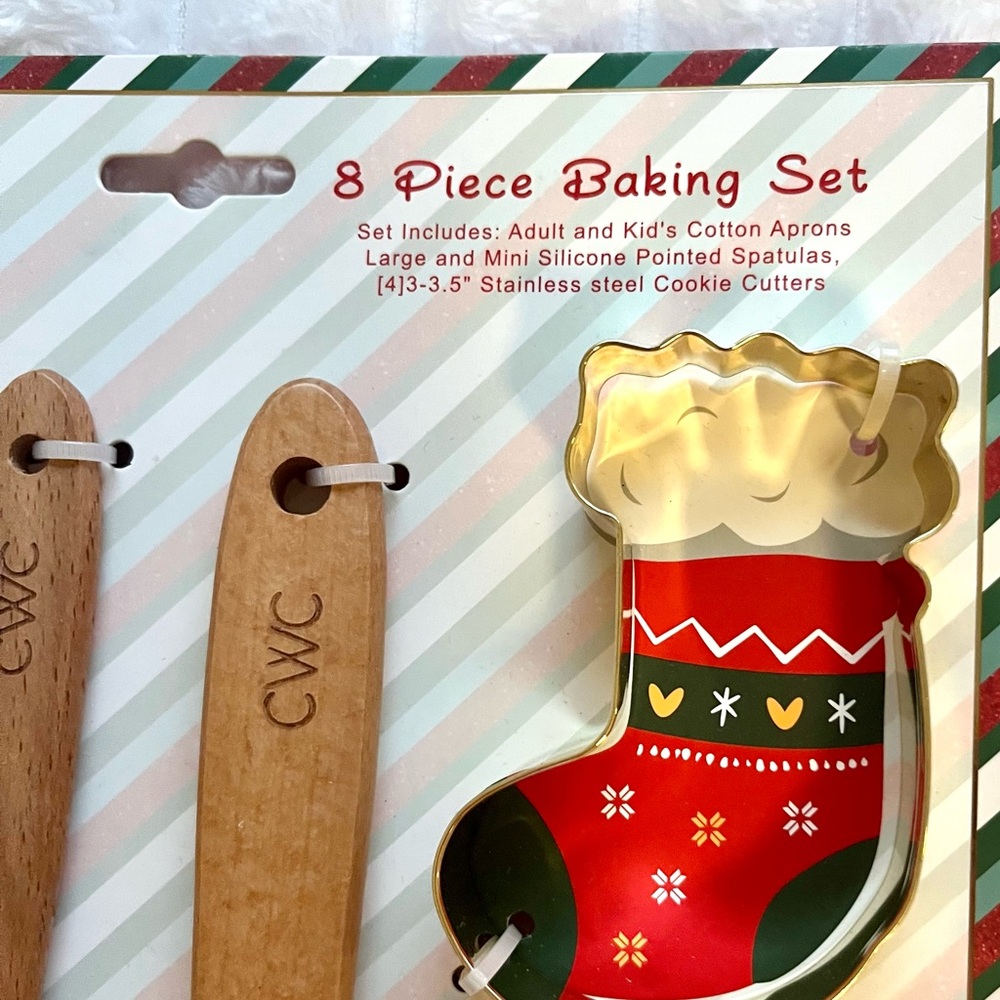 CWC Holiday Baking Set with Red and Green Accents - Picture 4 of 8